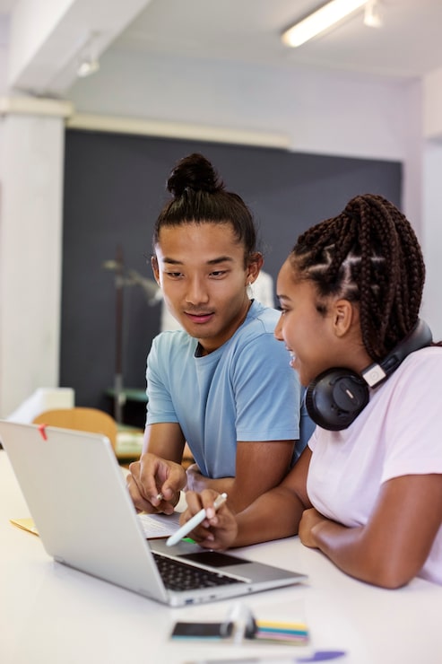 Technology Scholarships in Panama for Youth and Adults
