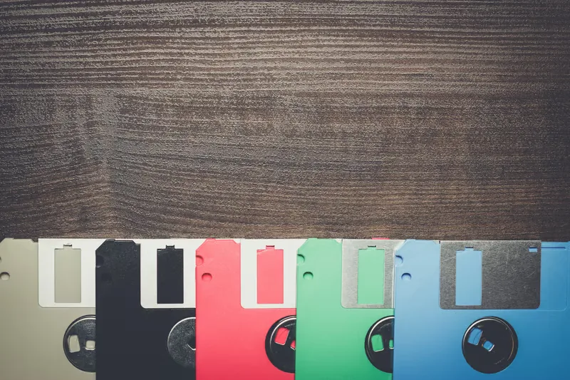 Donate Old 3.5-inch Floppy Disks with Games in Panama: Give Them an Educational Second Life with Crezendo