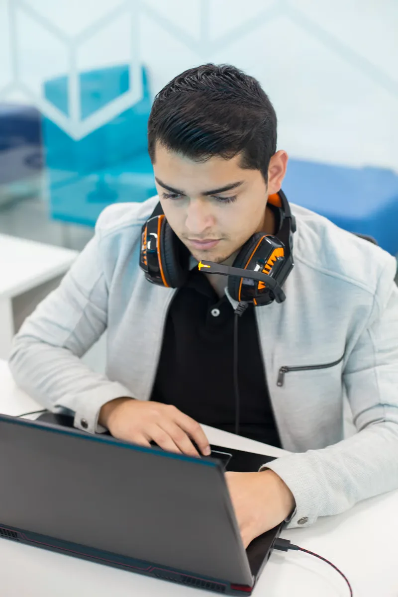 Donate Gamer Laptop in Panama: Give an Educational Purpose to Your Power