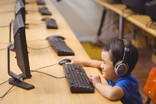 Donating technology to public schools in Panama: the bridge between your used equipment and a student who needs it
